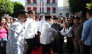 Momen Kebersamaan Prabowo dengan Diaspora Indonesia Warnai Iduladha di Paris