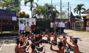 Prabowo Cek Langsung Perkembangan Sekolah Rakyat di Bali, Disambut Semarak Tari Kecak dari Siswa